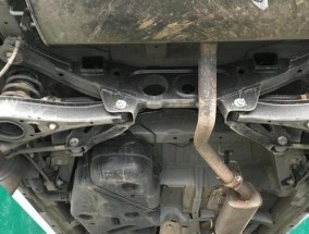 车底低音炮安装拖底架的作用是什么？