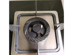 美的抽油烟机自动清洗简易操作指南（让清洗烟机不再繁琐）