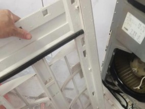 空调柜机的拆装和清洗方法（简单易行的清洗技巧及注意事项）