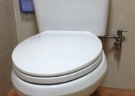 如何解决马桶水箱一直流水的问题（维修马桶水箱流水的方法及技巧）
