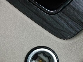 手机车载充电器拆卸方法是什么？拆卸时需要注意什么？