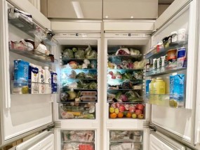 冷藏食品为何在冰柜里发白（探究冷藏食品在冰柜中出现发白现象的原因和解决方法）