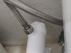 智米马桶盖不喷水故障维修指南（解决马桶盖不喷水问题的方法和注意事项）