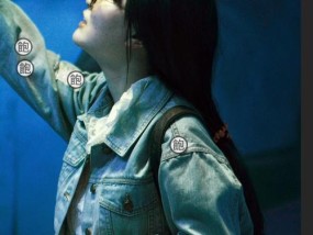 手机摄像头出现雾蒙蒙泛蓝原因？