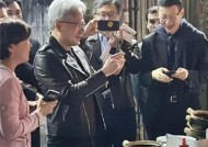 被黄仁勋点赞！最便宜的华为旗舰新机来了：人人买得起