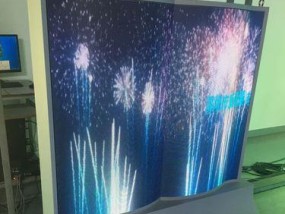 如何修复打烂的显示器屏幕（解决显示器屏幕损坏问题的有效方法）