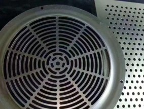 如何清洗欧普油烟机内胆（掌握清洗技巧）