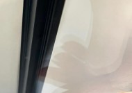 显示屏为何容易出现划痕？