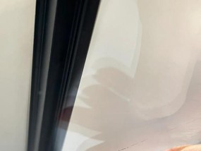 显示屏为何容易出现划痕？