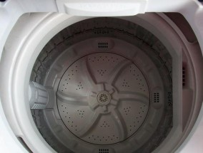 小天鹅洗衣机E12的常见问题及维修解决方案（解决您对小天鹅洗衣机E12的疑问）
