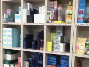 化妆品工厂货源批发常见问题有哪些？如何解决？