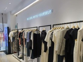 性价比高的女装店推荐？哪里能找到物美价廉的女装？