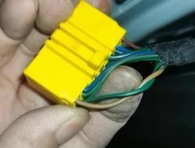 原车线状低音炮喇叭的接线方法是什么？接线过程中需要注意什么？