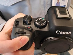 佳能r62相机盖怎么安装？安装过程中需要注意什么？