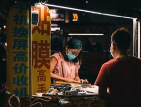 摆摊时如何正确使用充电器？有哪些安全提示？