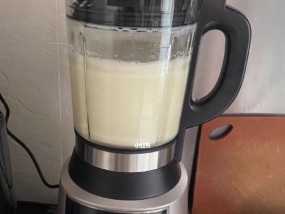 破壁机打肉馅粘杯壁的解决方法（探索破壁机打肉馅粘杯壁问题的原因与应对策略）