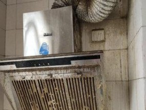 如何拆下油烟机水管进行清洗（油烟机清洗方法分享）