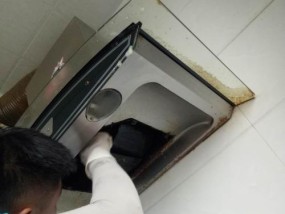 多年油烟机清洗方法（如何彻底清洁多年使用的油烟机）