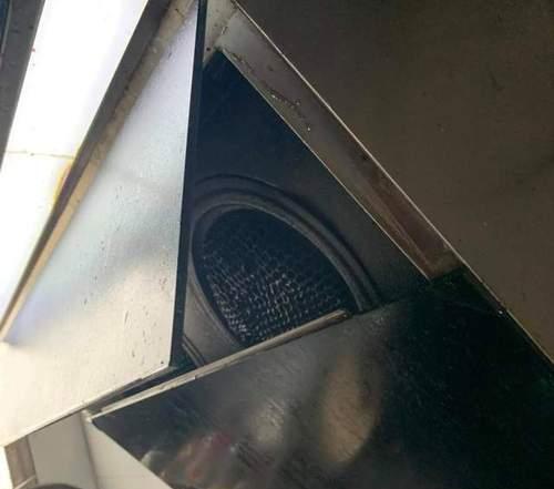 如何正确打开清洗油烟机吸烟口（掌握清洗技巧）  第3张