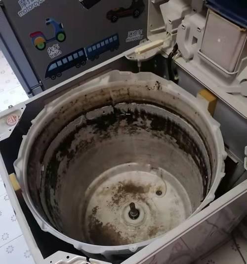如何有效防止清洗油烟机时的灰尘积聚（简便方法和关键步骤助您清除油烟机中的灰尘）  第2张