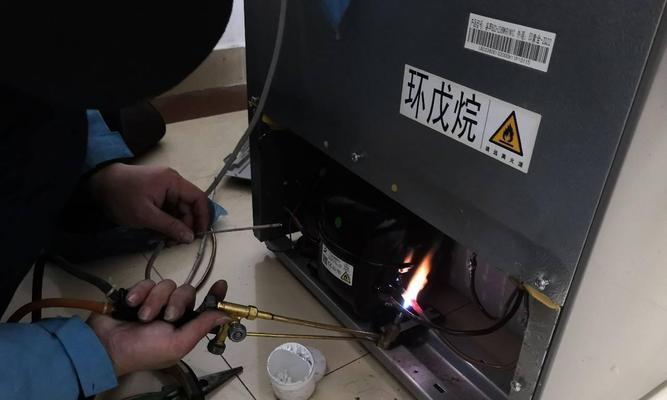 冰柜不制冷的原因及解决方法（探究冰柜失去制冷功能的常见原因与解决方案）  第1张