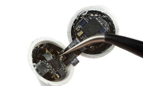 AirPods掉水里了怎么办（教你如何处理掉入水中的AirPods）  第1张
