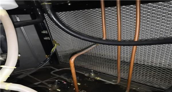 格力空调不排水的原因及解决办法（探究格力空调不排水的问题）  第2张