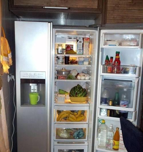店里冰柜结冰的处理方法（解决店里冰柜结冰问题的实用技巧）  第1张