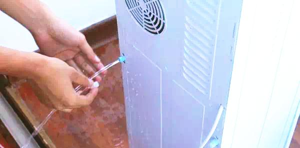 饮水机无法放出水的原因及解决方法（排查故障和维护饮水机的关键步骤）  第1张