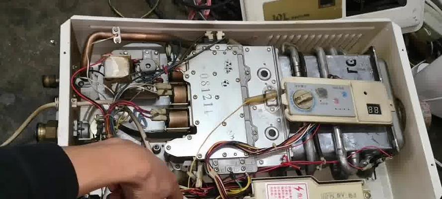 解决万家乐燃气热水器故障E4的有效方法（万家乐热水器故障E4的处理步骤以及注意事项）  第3张