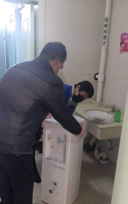 探究饮水机废水多故障原因（解析饮水机废水多问题与解决方案）  第2张
