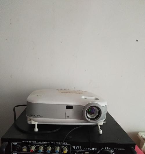 投影仪电源电压过高的危害与解决方法（电压升高可能导致的问题及解决方案）  第2张