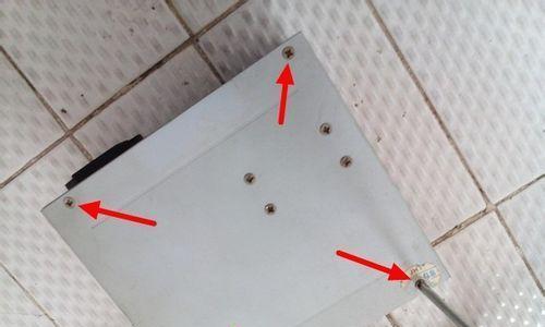 电脑主机里的灰尘清理指南（保护电脑硬件延长使用寿命）  第1张