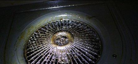 油烟机内胆清洗方法（让您的油烟机内胆焕然一新的清洗技巧）  第2张