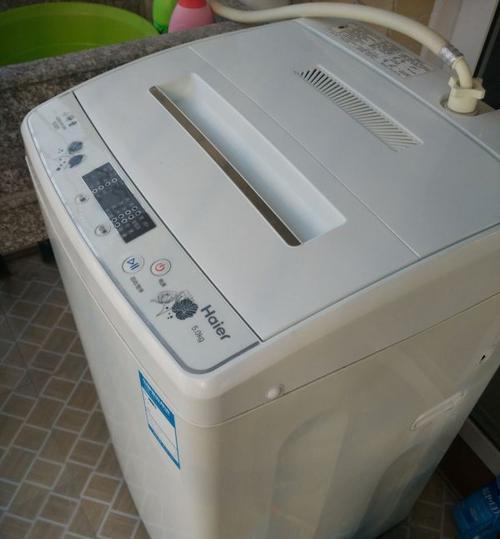 解决东芝洗衣机显示F8故障的方法（掌握关键步骤）  第3张