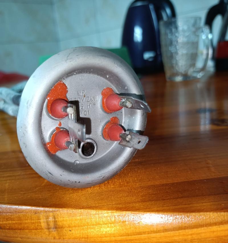 热水器加热棒内部结构是怎样的？  第2张