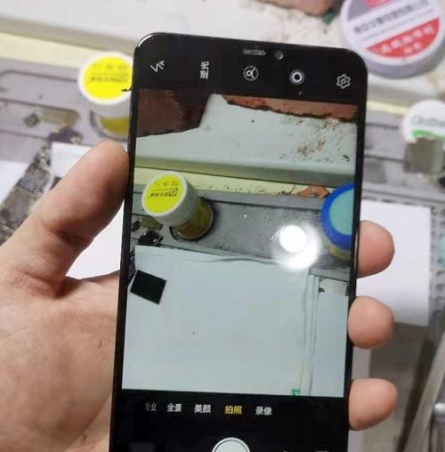 激光对准手机摄像头会发生什么？如何预防？  第1张