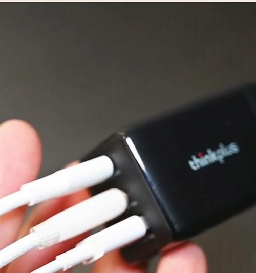透明多口充电头的正确使用方法是什么？有哪些注意事项？  第1张