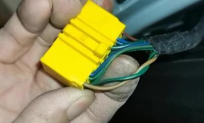 原车线状低音炮喇叭的接线方法是什么？接线过程中需要注意什么？  第1张