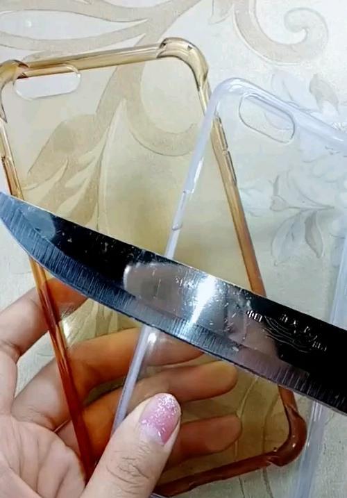 手机壳黑深色污渍如何清洗干净？  第1张