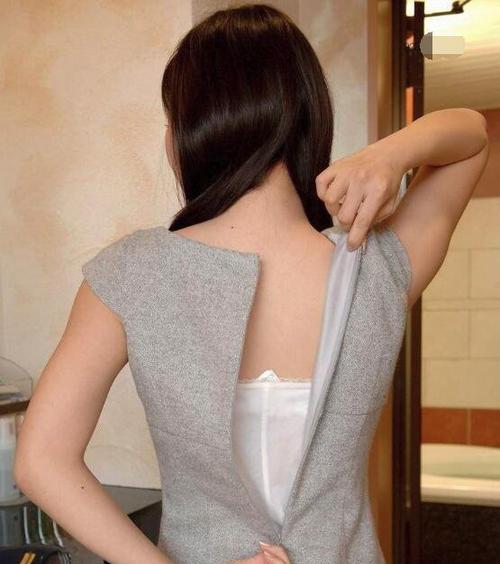 梦见洗衣机洗衣服预兆是什么？  第1张