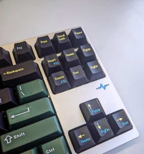 绿白相间的键盘有哪些知名品牌？它们的特点是什么？  第2张