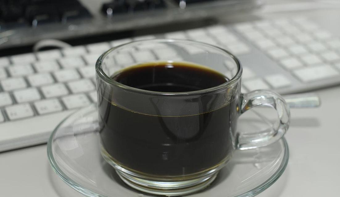 灰色桌子配什么键盘？搭配建议有哪些？  第3张