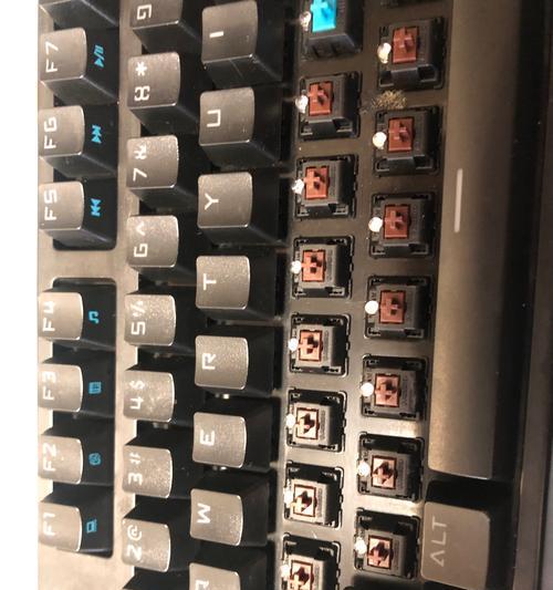 红轴键盘的市场价格是多少？不同品牌红轴键盘价格有何差异？  第2张