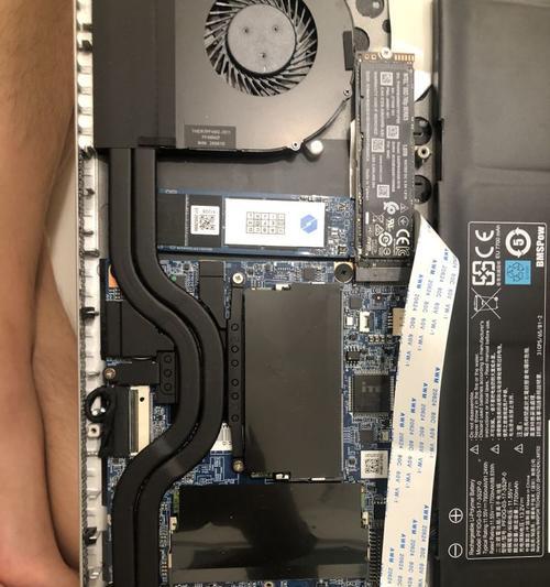 机械硬盘散热减震器如何安装？效果如何？  第3张