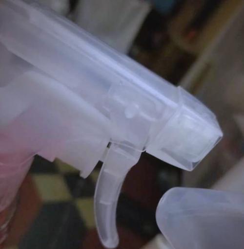 电源瓶子接灰尘会有什么影响？如何清理维护？  第3张