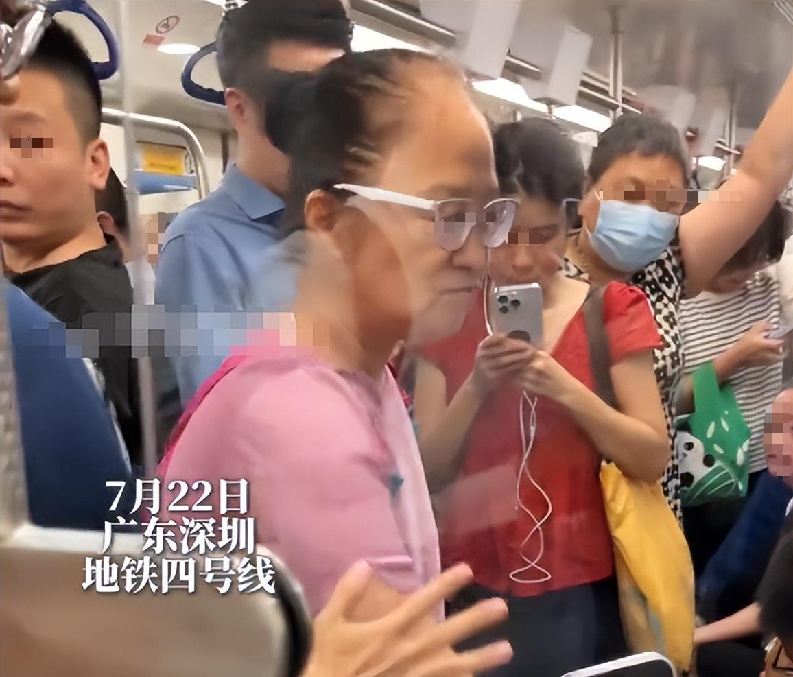 大妈地铁辱骂乘客后续，乘警面前叫嚣，知情者透更多，平时就嚣张  第5张