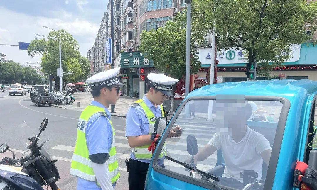 8月1日起，电动车、三轮、四轮车“3禁5必须”新规，处罚明确了  第6张