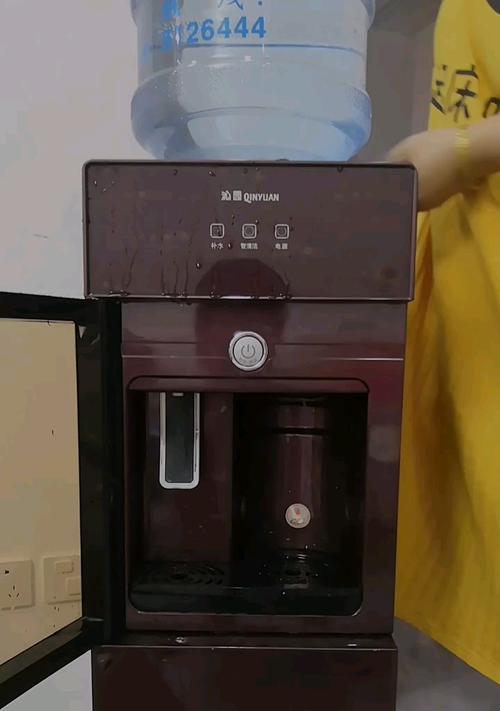饮水机漏水修理的方法与技巧（快速解决饮水机漏水问题，避免浪费水资源）  第1张