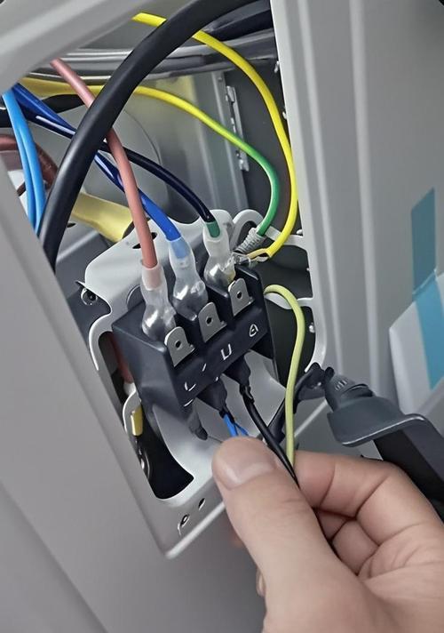 解决变频空调E1错误的方法（了解E1错误原因，学会排除故障）  第2张